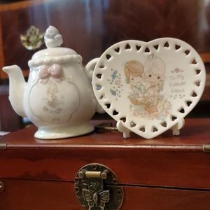 2 Pieces..Precious Moments Tea pot & Heart ❤